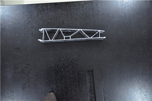 高速列車(chē)框架型材模具